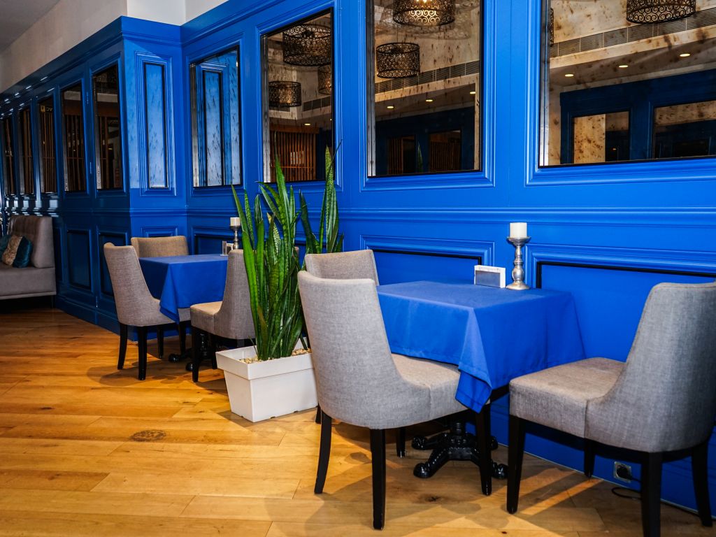 restaurant 